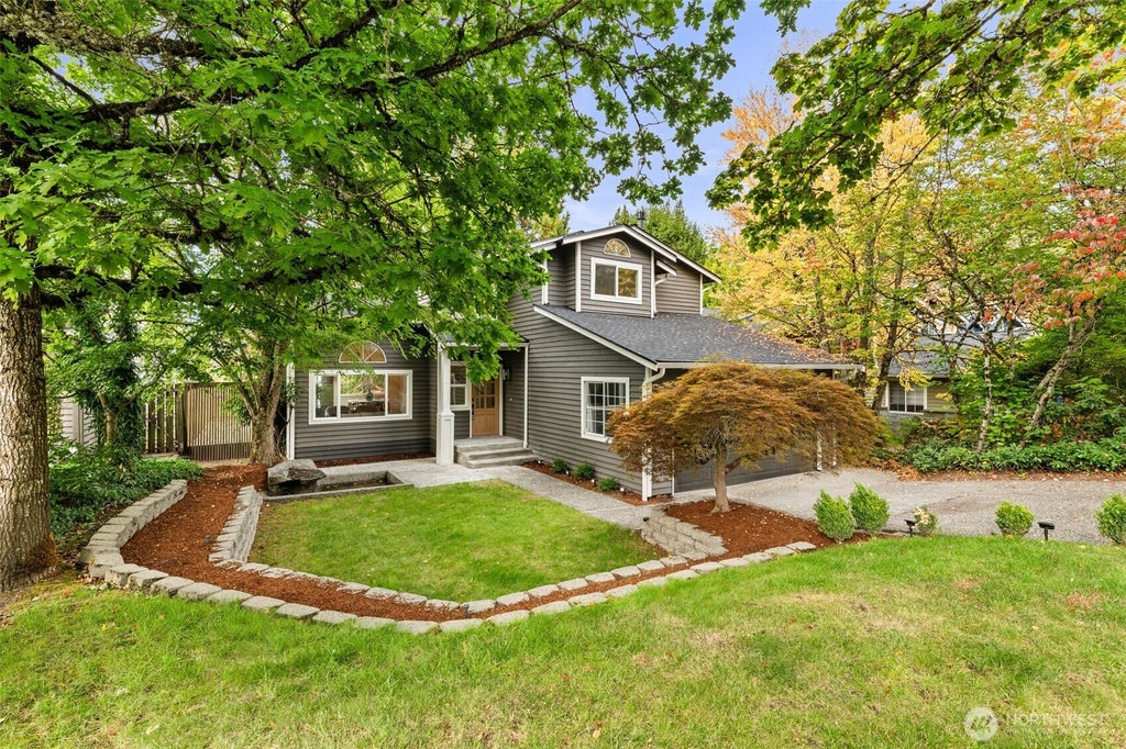 Photo of 11706 NE 107th Place, Kirkland, WA 98033 (MLS # 2586310)