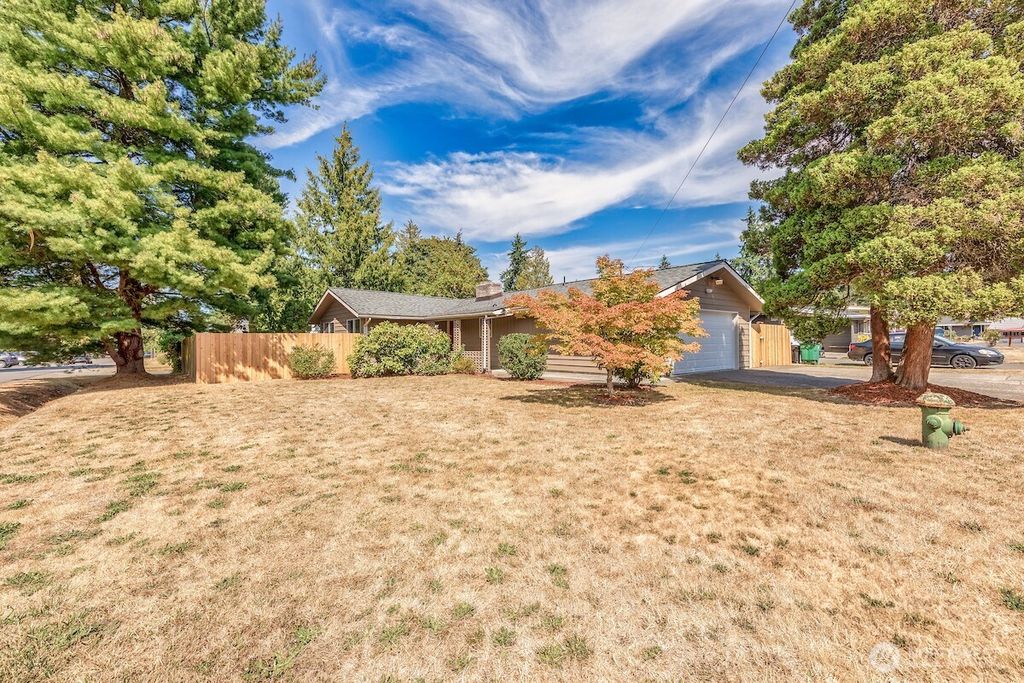 Photo of 604 N 201st Street, Shoreline, WA 98133 (MLS # 2455410)