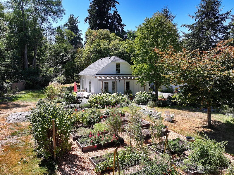 847 Saratoga Road