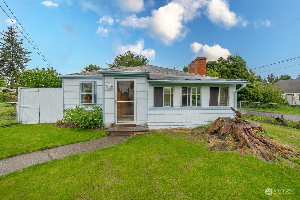 Photo of 10858 2nd Avenue SW, Seattle, WA 98146 (MLS # 2237520)