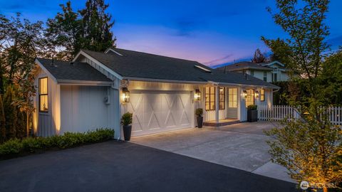 Photo of 2829 92nd Avenue NE, Clyde Hill, WA 98004 (MLS # 2520192)