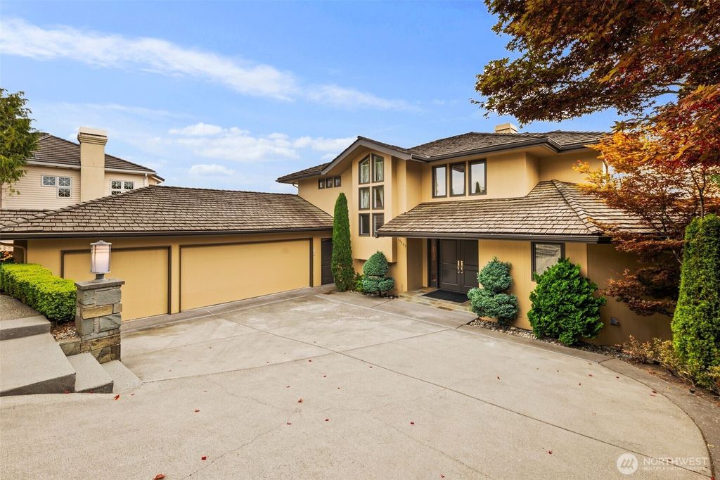 Photo of 15309 SE 58th Street, Bellevue, WA 98006 (MLS # 2428216)