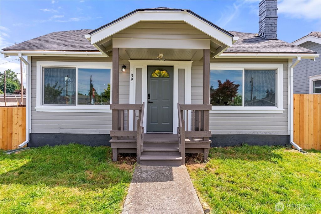 Photo of 139 N Lenore Avenue, Arlington, WA 98223 (MLS # 2528364)