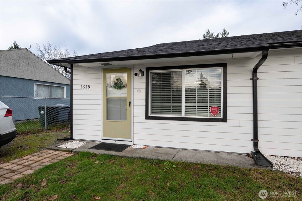 Photo of 1315 118th Street S, Tacoma, WA 98444 (MLS # 2465779)