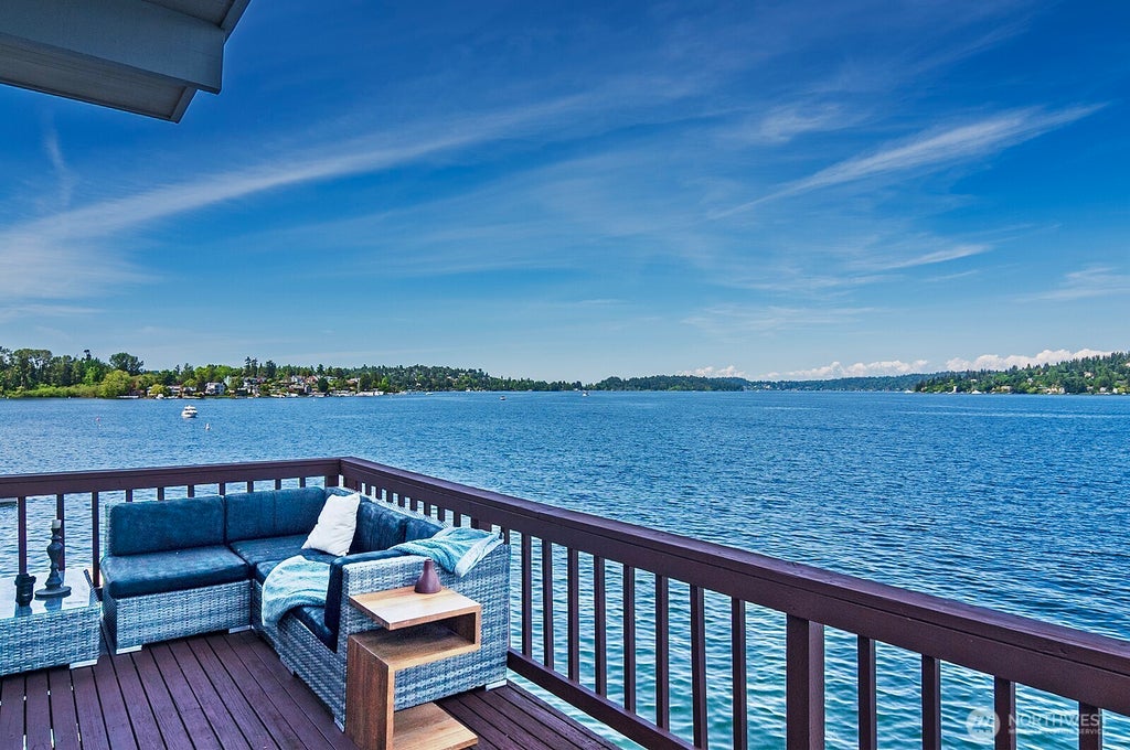 Photo of 9620 Rainier Avenue S, Seattle, WA 98118 (MLS # 2574000)