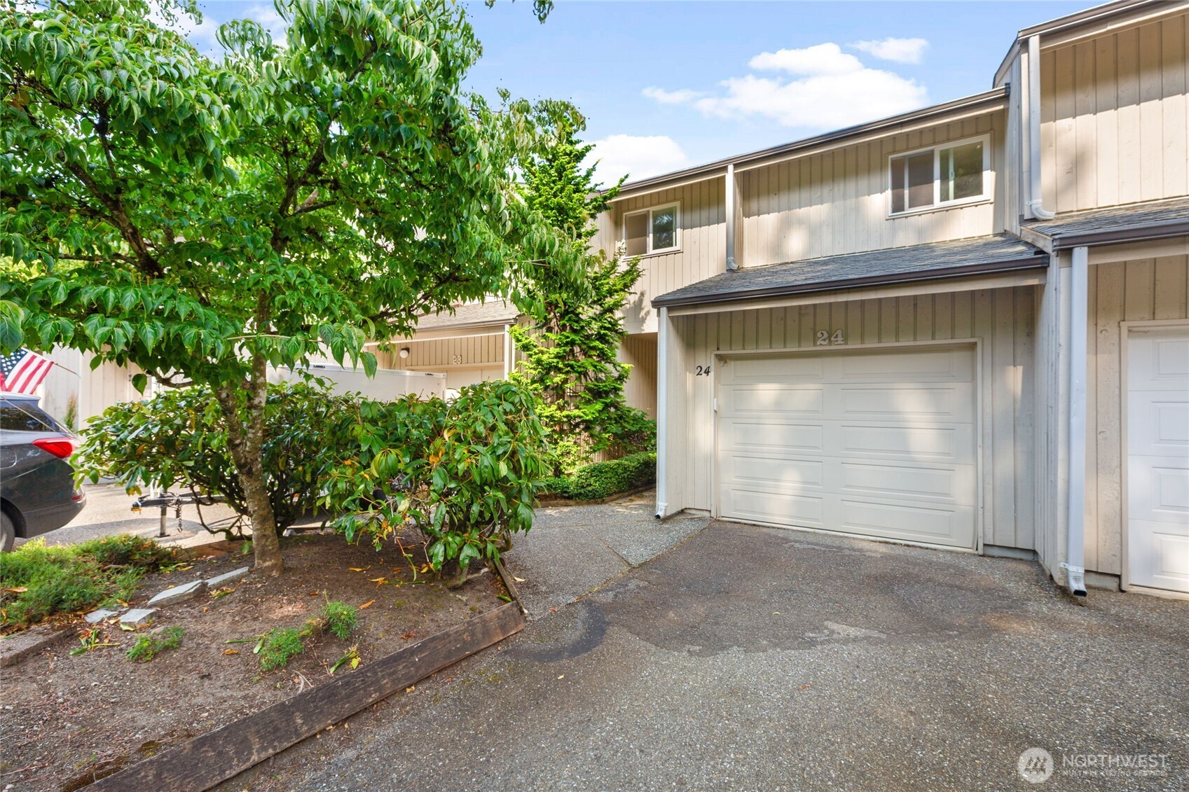 1 Lake Louise Drive 23