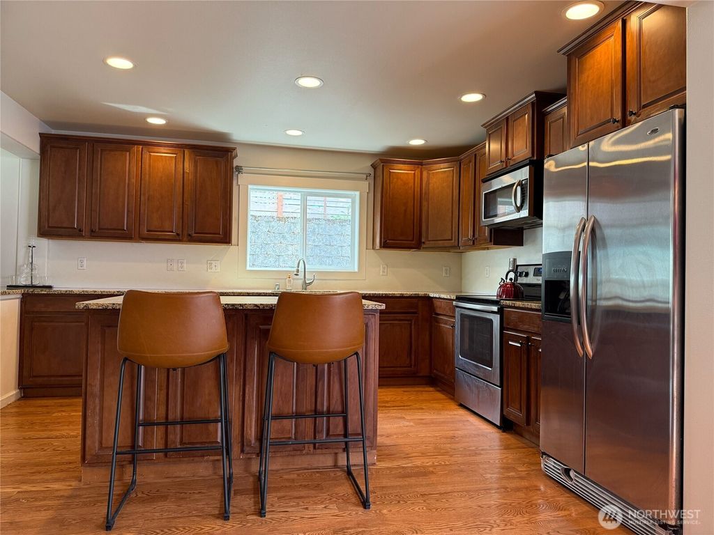 Photo of 3012 E Valley View Terrace, Tacoma, WA 98404 (MLS # 2518751)