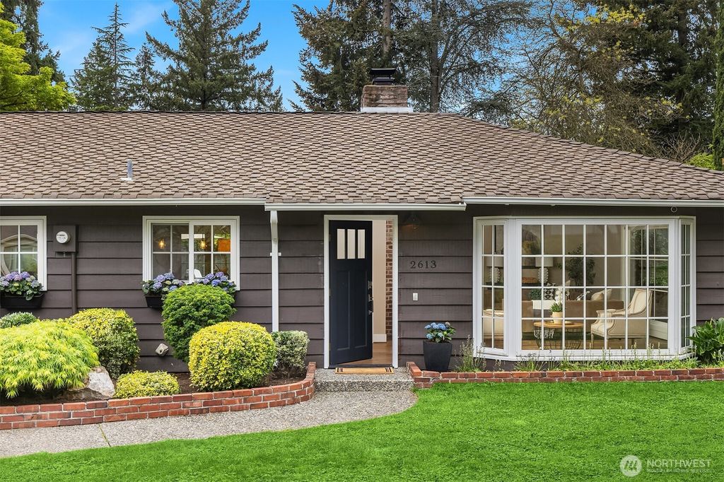 Photo of 2613 126th Avenue NE, Bellevue, WA 98005 (MLS # 2514589)