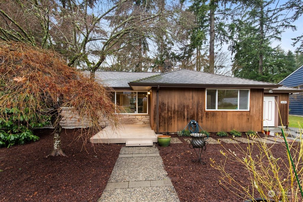Photo of 1634 N 203rd Place, Shoreline, WA 98133 (MLS # 2029218)