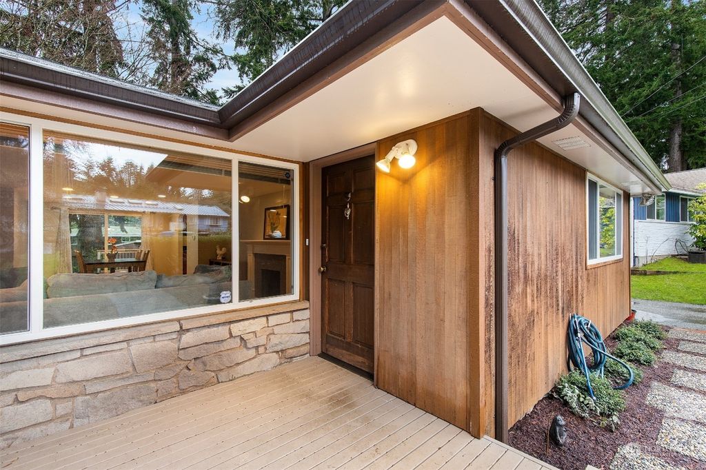 Photo of 1634 N 203rd Place, Shoreline, WA 98133 (MLS # 2029218)