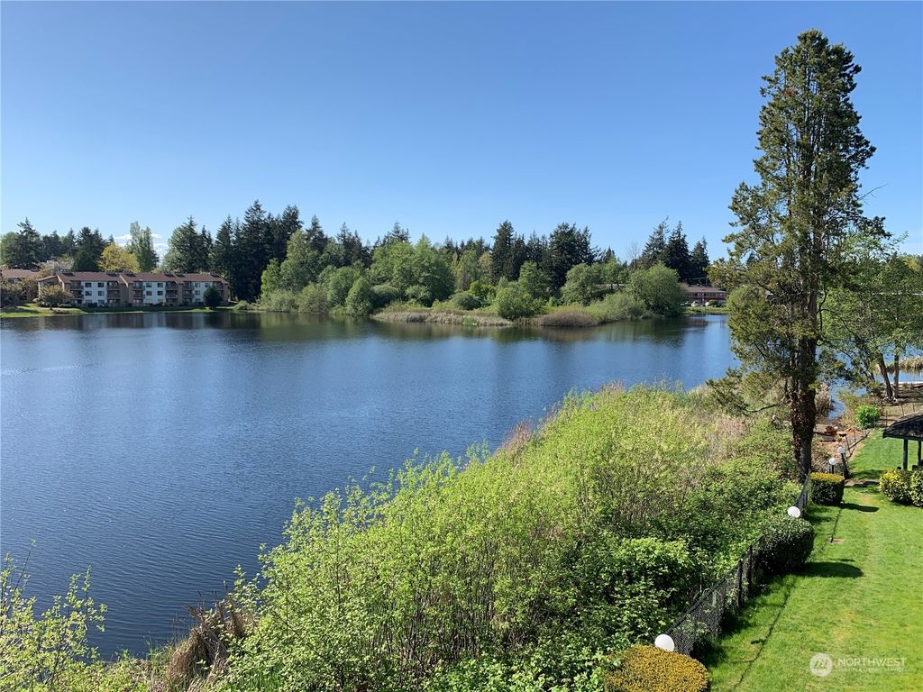 Photo of 31003 14th Avenue S #B5, Federal Way, WA 98003 (MLS # 2067283)