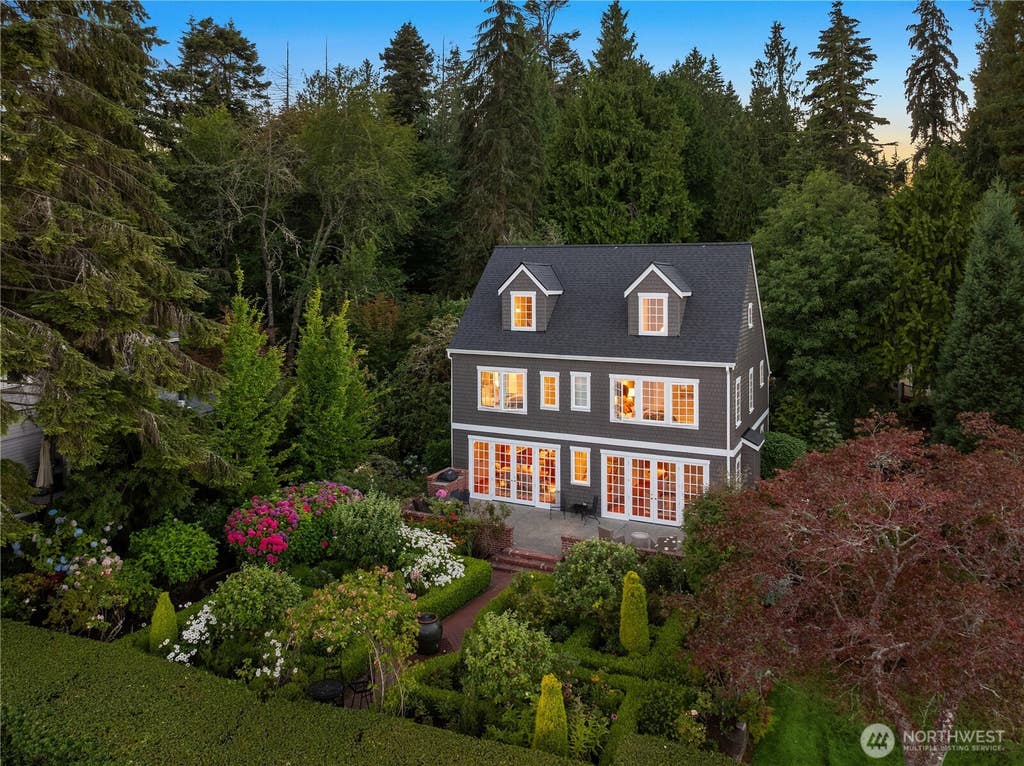 Photo of 8916 Ferncliff Avenue NE, Bainbridge Island, WA 98110 (MLS # 2564838)