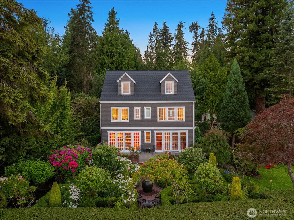 Photo of 8916 Ferncliff Avenue NE, Bainbridge Island, WA 98110 (MLS # 2564838)