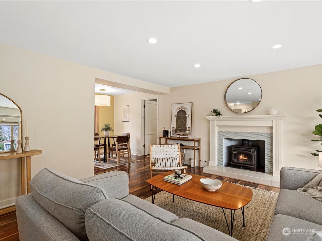 Photo of 10011 8th Avenue NW, Seattle, WA 98177 (MLS # 2044686)