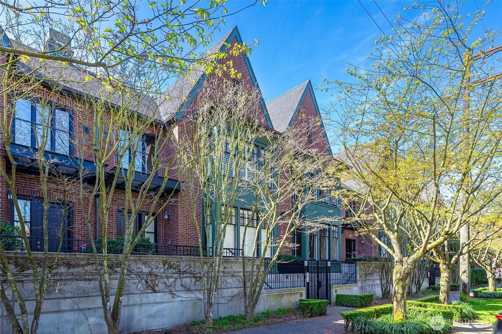 Photo of 121 W Comstock Street #121, Seattle, WA 98119 (MLS # 2360594)