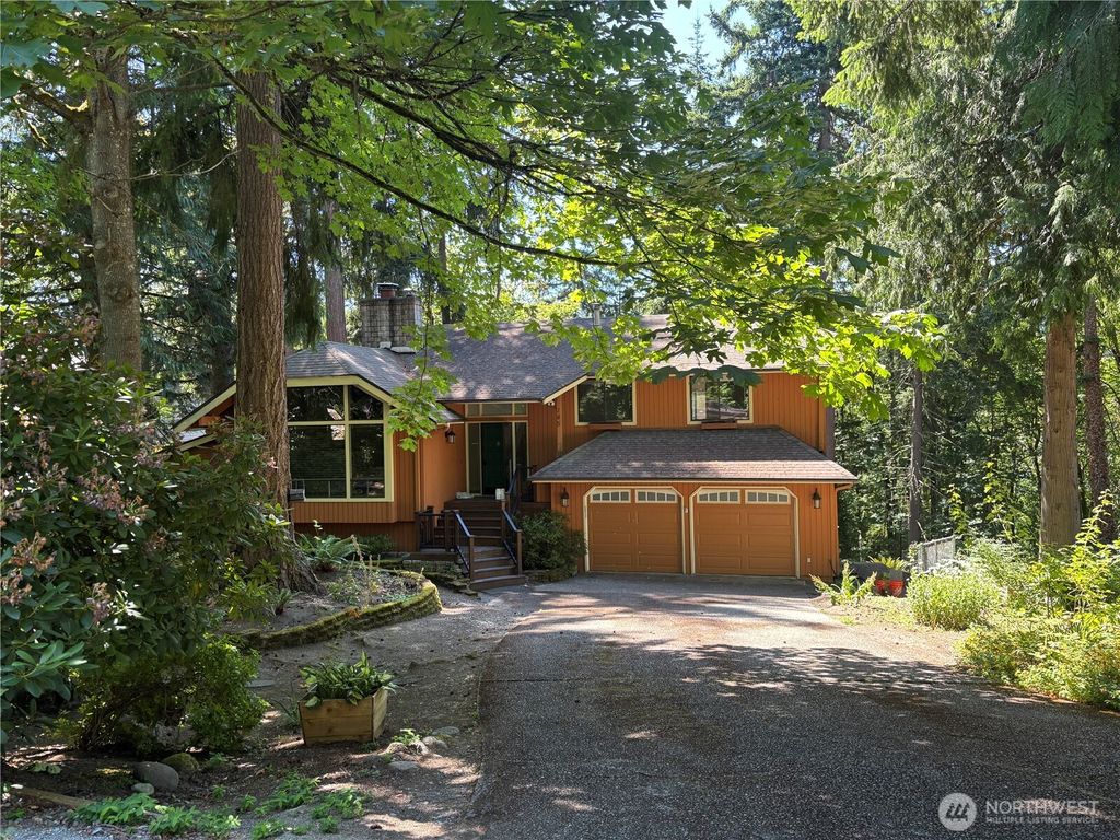 Photo of 145 Mt Pilchuck Avenue SW, Issaquah, WA 98027 (MLS # 2404045)