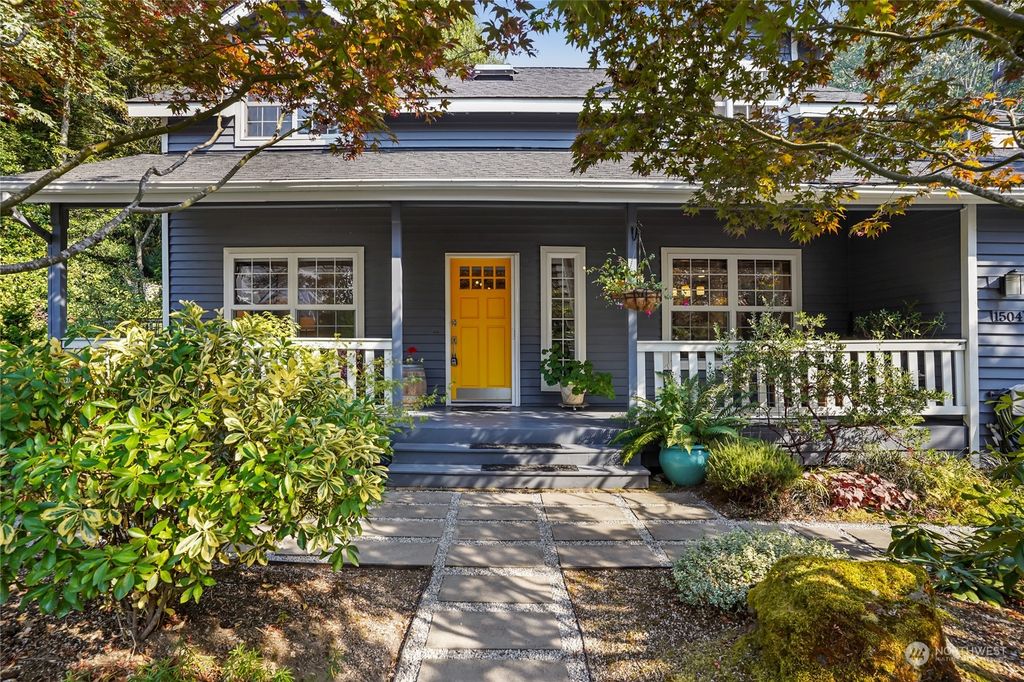 Photo of 1504 7th Street, Kirkland, WA 98033 (MLS # 1998687)