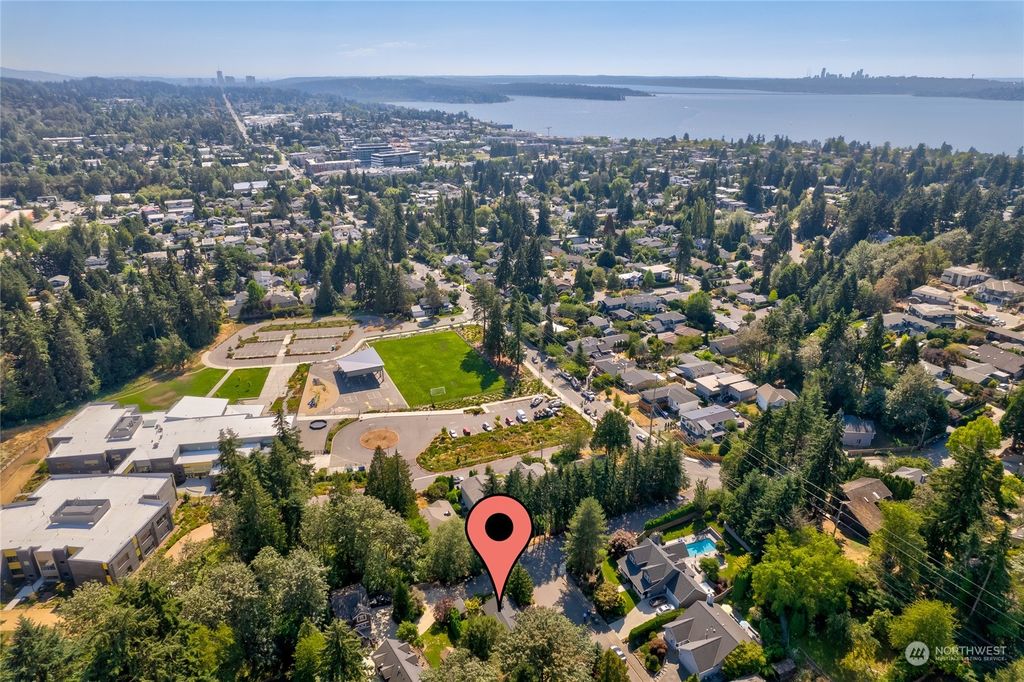 Photo of 1504 7th Street, Kirkland, WA 98033 (MLS # 1998687)