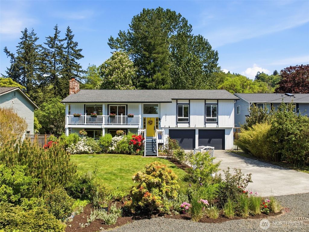 Photo of 30210 30th Avenue SW, Federal Way, WA 98023 (MLS # 2518932)