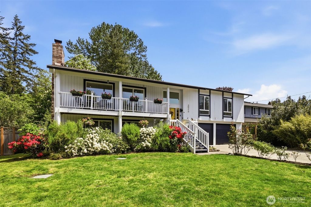 Photo of 30210 30th Avenue SW, Federal Way, WA 98023 (MLS # 2518932)