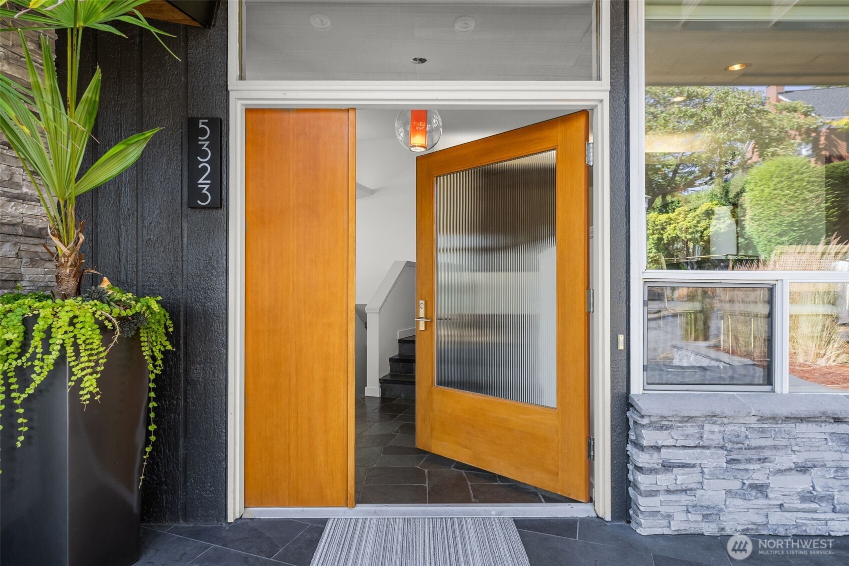 5323 NE 42nd Street