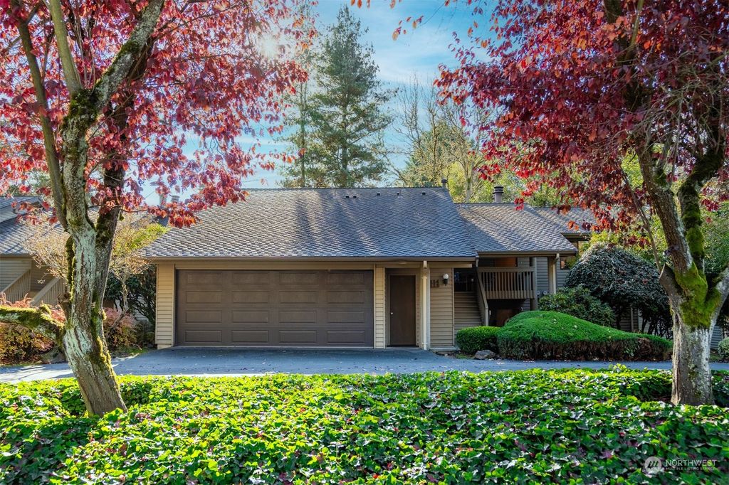 Photo of 1101 Bellefield Park Lane #1114, Bellevue, WA 98004 (MLS # 2309344)