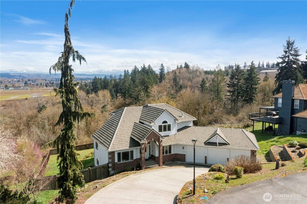 Photo of 5805 51st Ave CT E Ct, Tacoma, WA 98443 (MLS # 2490339)