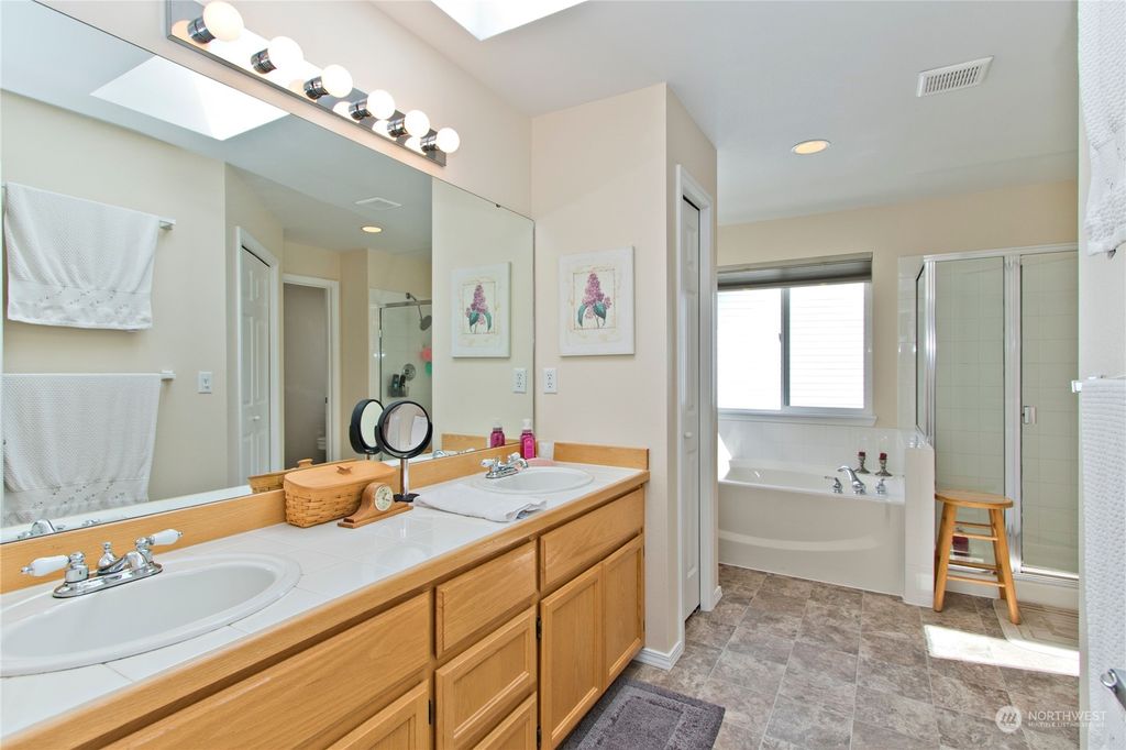 listing image 9364626717747118168