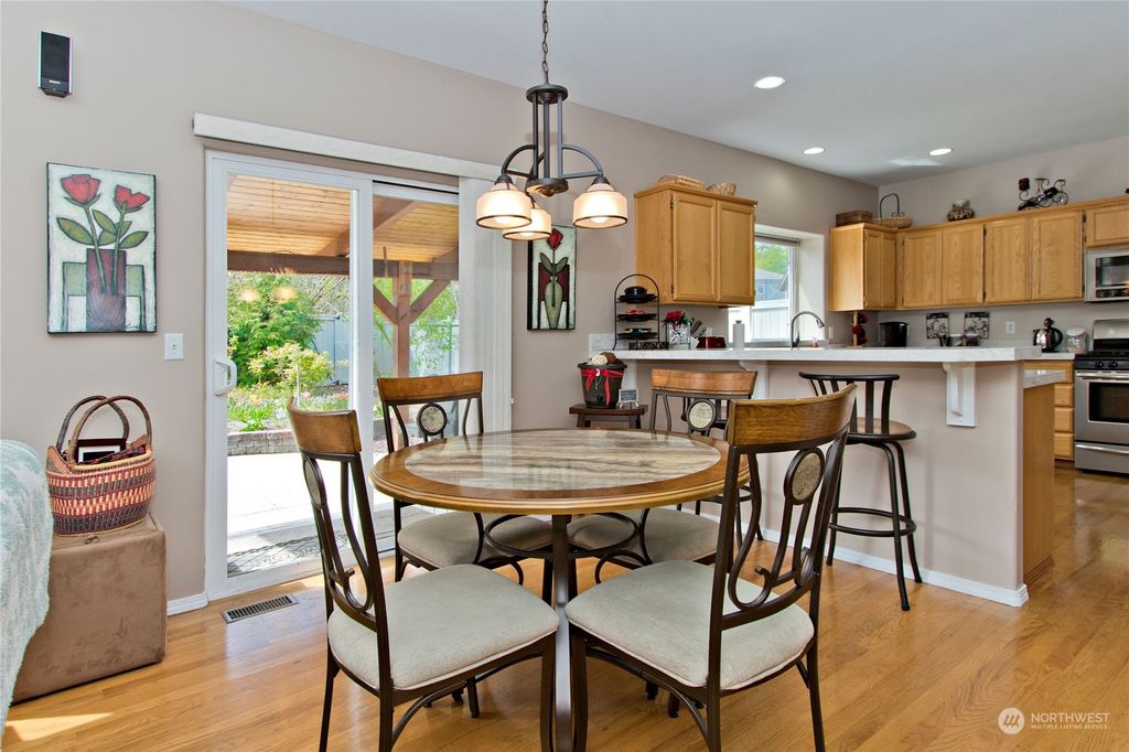 listing image 9362081426749871747