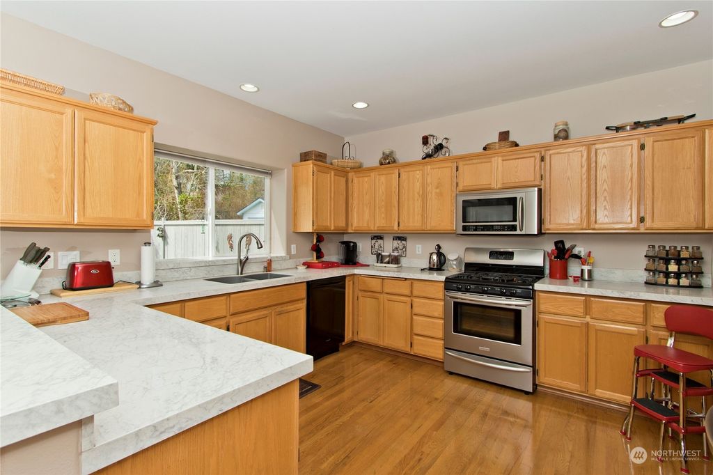 listing image 9364469558890296609