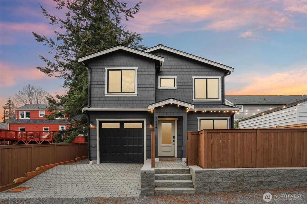 Photo of 2644 34th Avenue W, Seattle, WA 98199 (MLS # 2505991)
