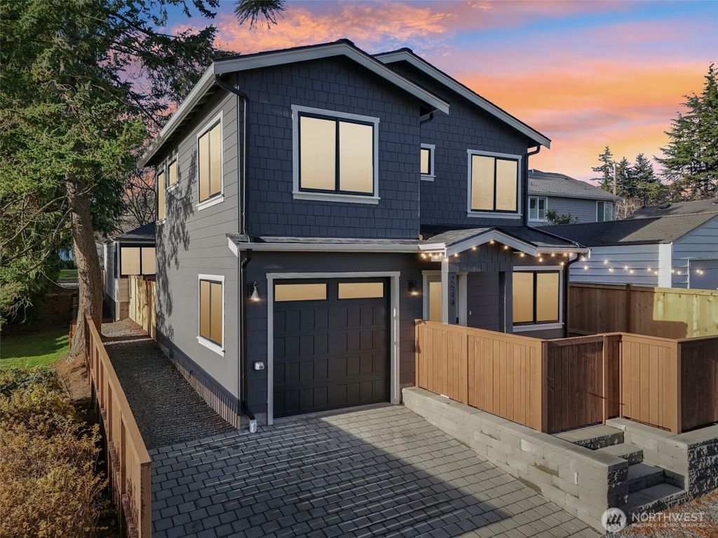 Photo of 2644 34th Avenue W, Seattle, WA 98199 (MLS # 2505991)