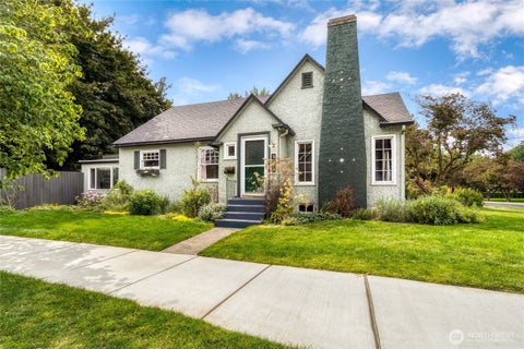 Photo of 1002 Howard Street, Walla Walla, WA 99324 (MLS # 2572756)