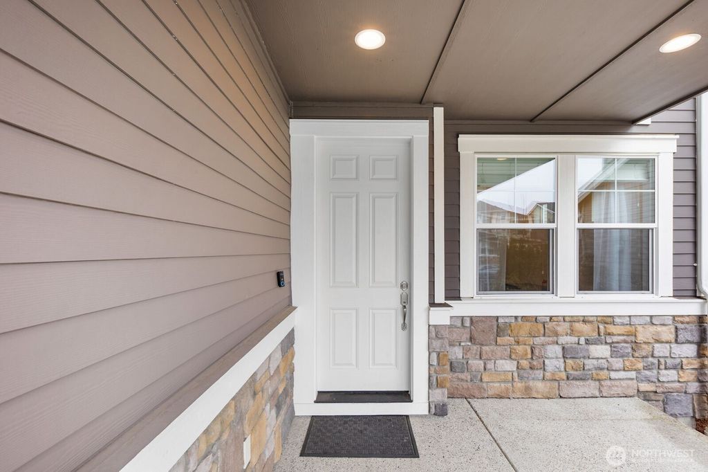 Photo of 27318 14th Court S, Des Moines, WA 98198 (MLS # 2482003)