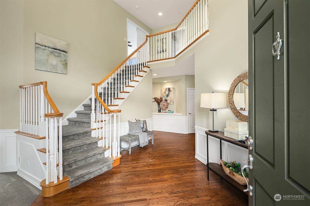 Photo of 2222 275th Court SE, Sammamish, WA 98075 (MLS # 2206448)