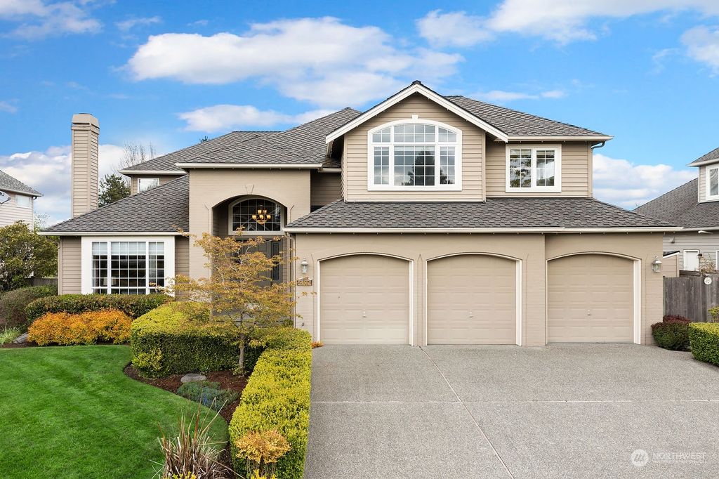 Photo of 2222 275th Court SE, Sammamish, WA 98075 (MLS # 2206448)