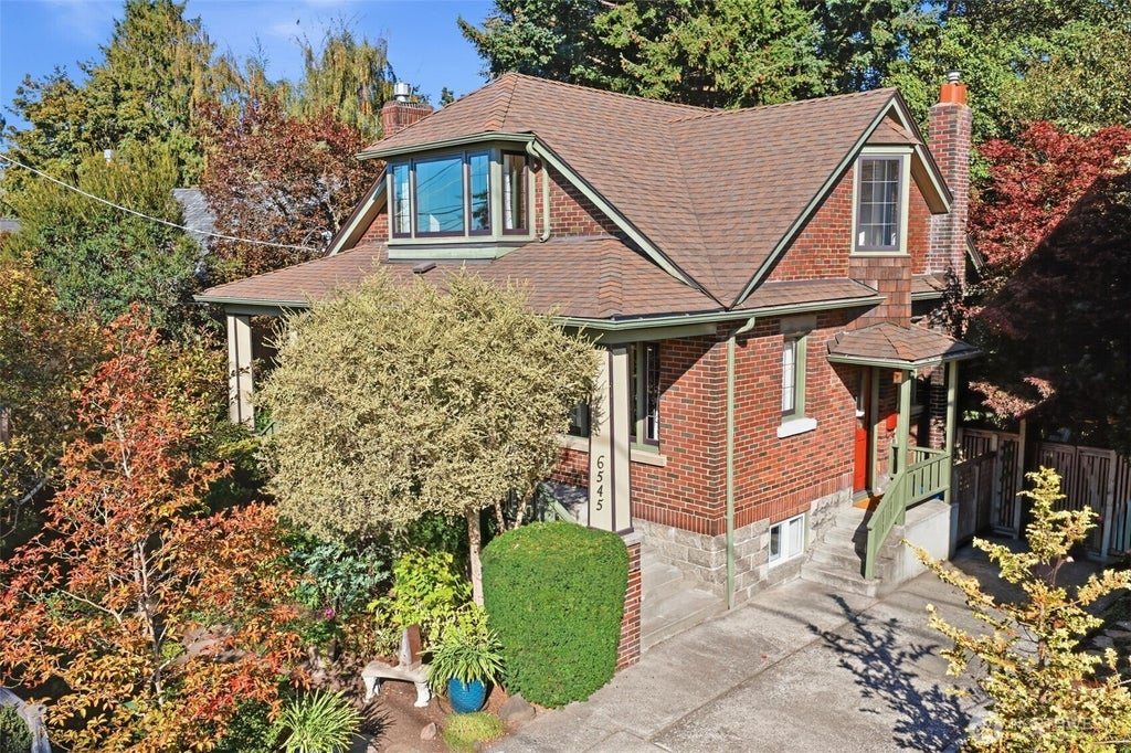 Photo of 6545 Fauntleroy Way SW, Seattle, WA 98136 (MLS # 2576830)