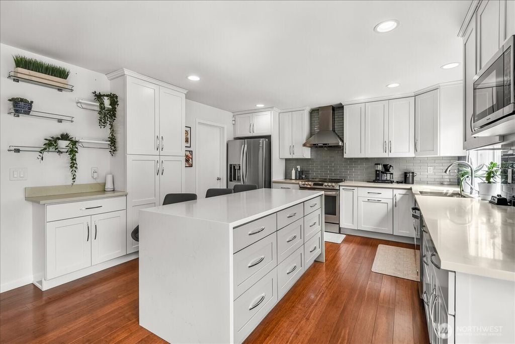 Photo of 266 Camas Avenue SE, Renton, WA 98056 (MLS # 2491825)