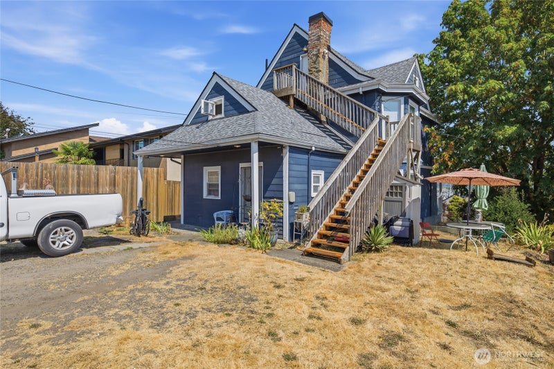 3432 Lombard Avenue
