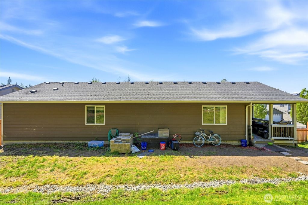 Photo of 310 Jeff Street, Mount Vernon, WA 98274 (MLS # 2516729)