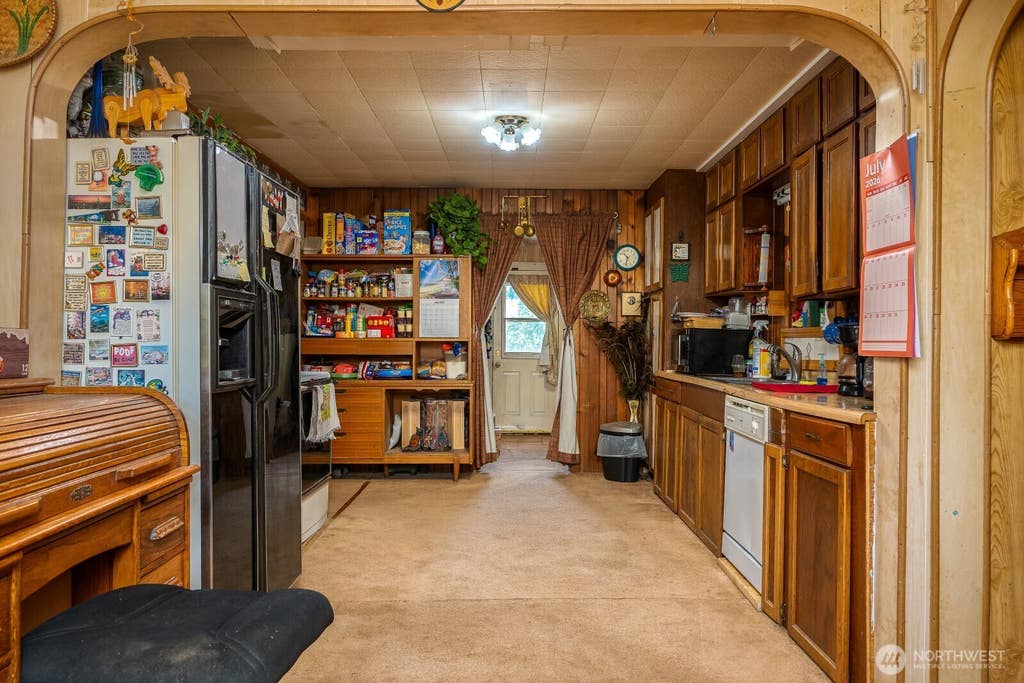 Photo of 505 Hawthorne Street, Kelso, WA 98626 (MLS # 2559237)
