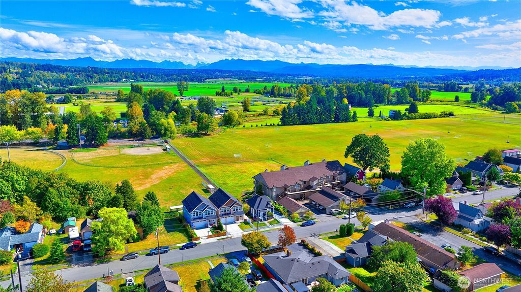 Photo of 111 Pine Avenue, Snohomish, WA 98290 (MLS # 2439491)