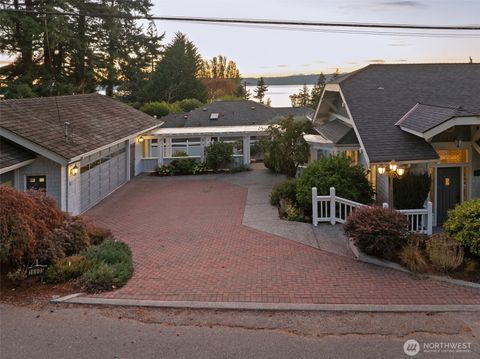 Photo of 16905 35th Avenue SW, Burien, WA 98166 (MLS # 2443934)