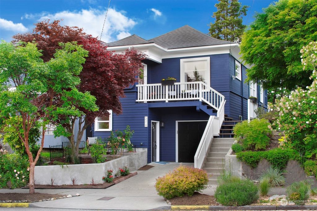 Photo of 5518 Kenwood Place N, Seattle, WA 98103 (MLS # 2243330)