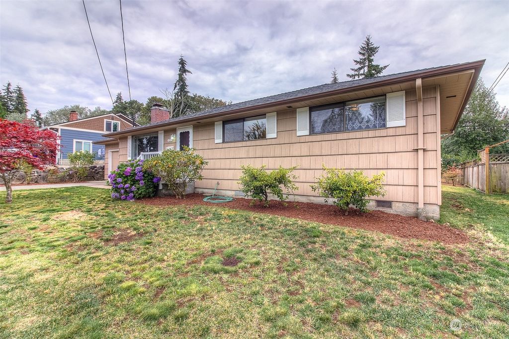 Photo of 601 Legion Drive, Everett, WA 98201 (MLS # 2260487)