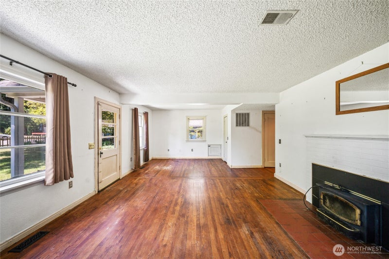 232 Lark Street SW