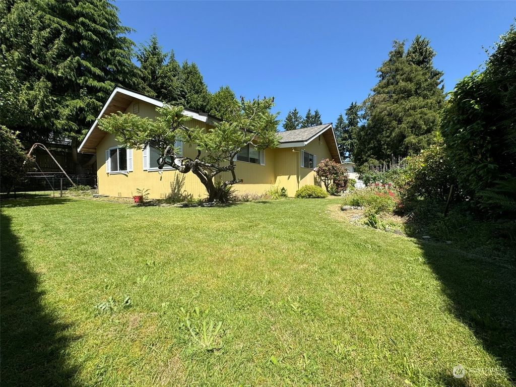 Photo of 16213 48th Avenue S, Tukwila, WA 98188 (MLS # 2250042)