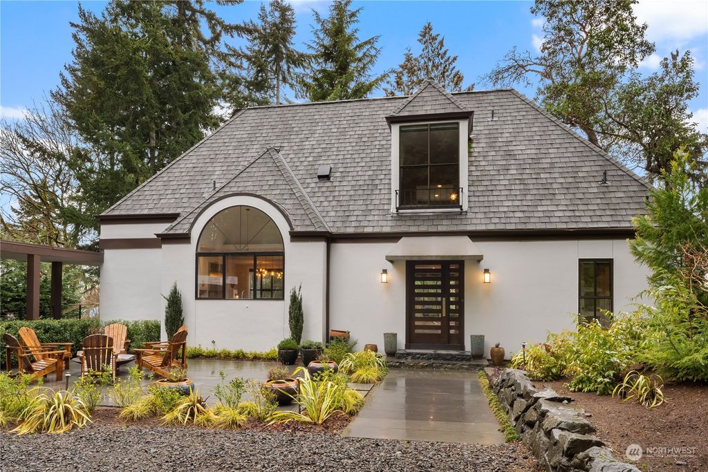 Photo of 7260 Holly Hill Drive, Mercer Island, WA 98040 (MLS # 2038431)