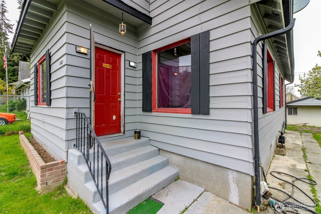 Photo of 1437 E 30th Street, Tacoma, WA 98404 (MLS # 2511026)