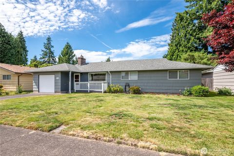 Photo of 2924 Magnolia Street, Longview, WA 98632 (MLS # 2541616)